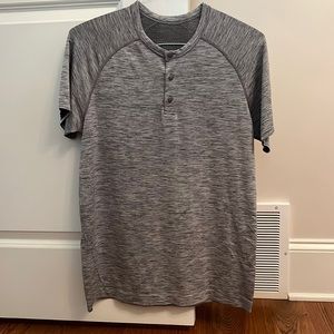 Lululemon Mens gray three button henley.